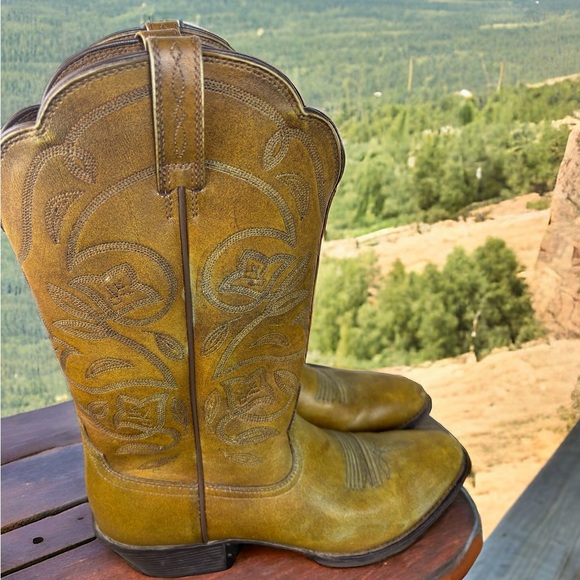 Ariat Shoes - Ariat Brown Leather Heritage Western Women's Boots 9